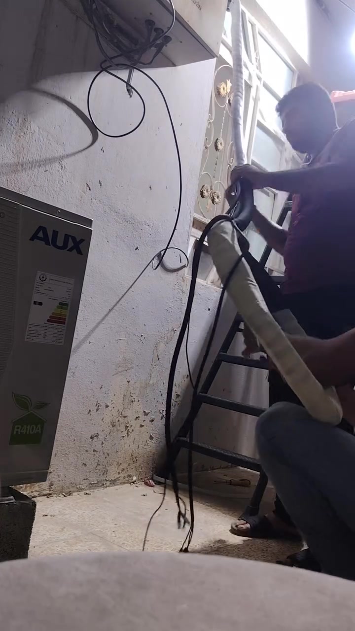 عرض المدة ١٠ ايام
تنصيب سبالت ٣٠ الف كنتوري +جذراي من واحد طن ال ٣طن مع ضمان عمل فاكيوم السبلت 
غسل سبلت 25 الف كنتوري او جذاري
صيانه شحن غاز صيانه موقعي سبالت
صيانه موقعي الثلاجات والمكيفات
*********** حسين للتبريد واني خادم
