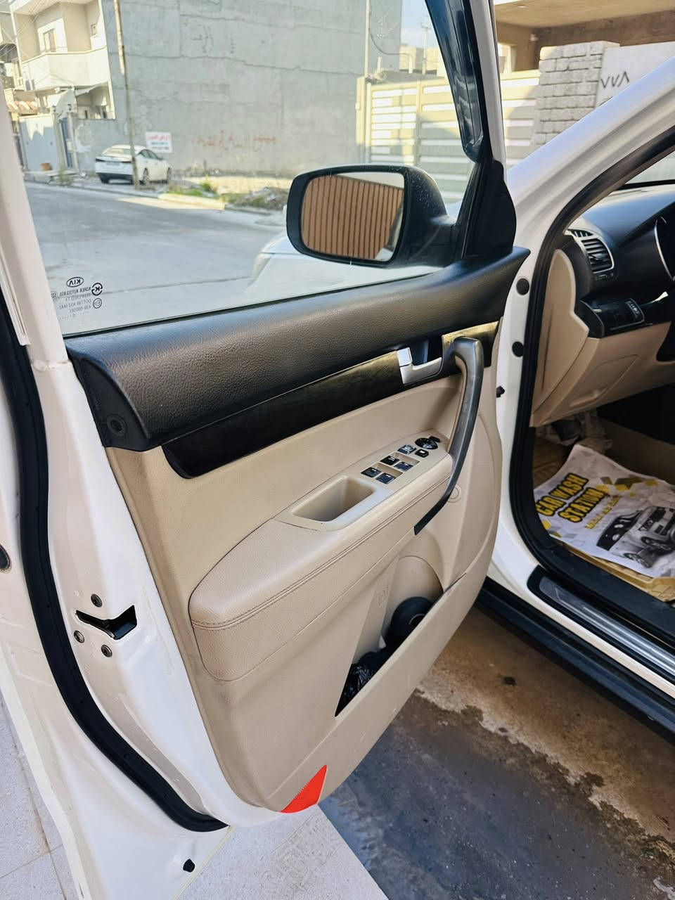 كيا سورينتو 2014 - كوري (رقم أربيل) - جاهزة للتحويل
التفاصيل:
• السيارة: كيا سورينتو (Kia Sorento).
• الموديل: 2014.
• الوارد: كوري.
• المحرك: 4 سلندر - 2400 (دوش) - اقتصادي وقوي.
• المسافة المقطوعة: 149،000 كم (ممشى حقيقي).
🔧 الحالة الفنية:
• كير ومحرك: خير من الله، شرط الفحص .ومابيها نقص برغي 
• التبريد: 3 قطع  بصمة تشغيل ترحيب 7راكب حساسات امامي وخلفي 
• البدي: السيارة مكفوله فقط شبر صبغ بالجاملغ الامامي

📄 الأوراق:
• رقم أربيل (دولي).
• السيارة باسمي (تحويل مباشر بأي وقت/ أو وكالة مضمونة).
📍 السعر: ( اتصل وتدلل)
📞 للاستفسار: ( *********** )
