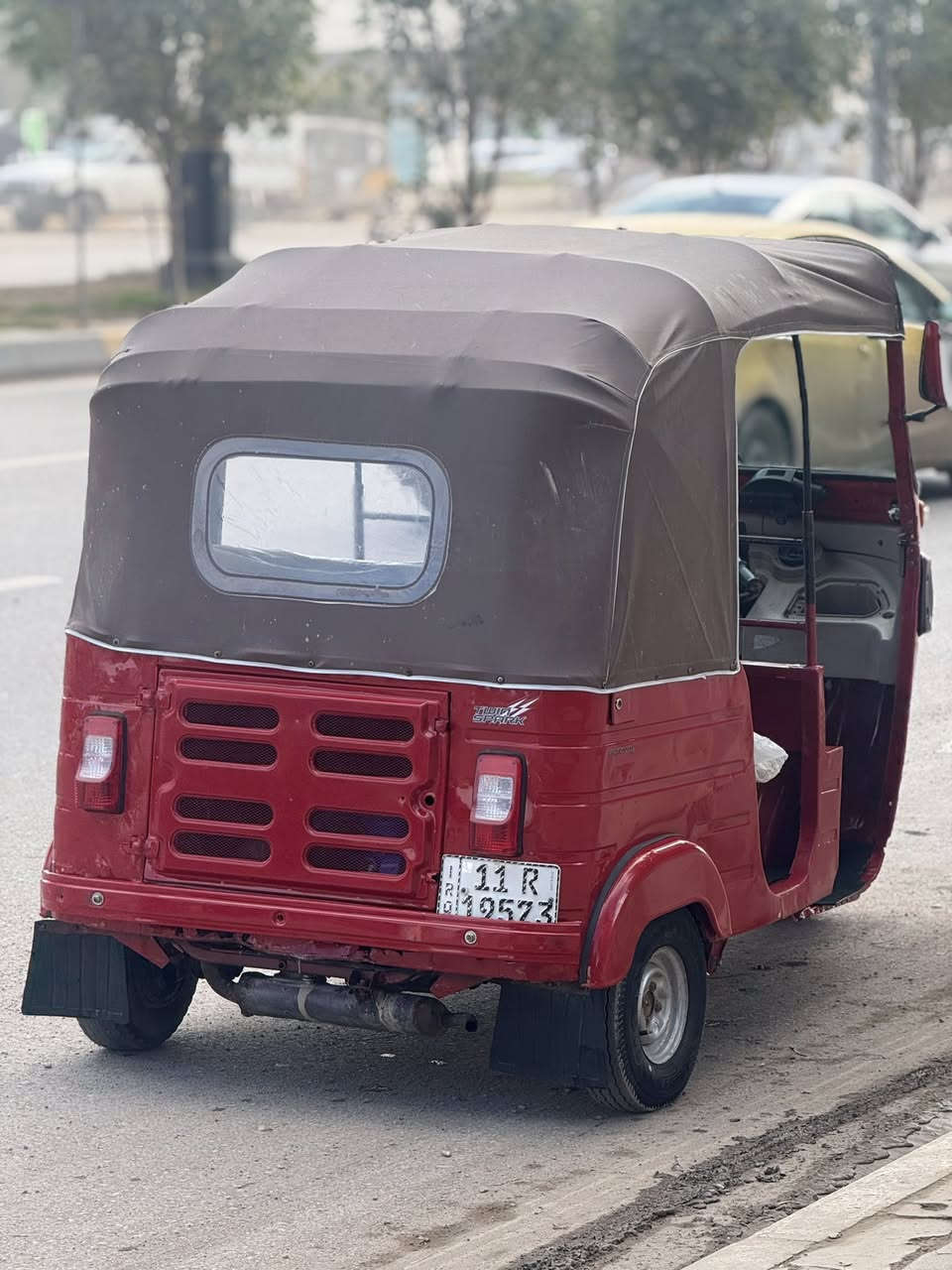 السلام عليكم شباب تكتك 18 كفاله مابيهة اي ضربه مرشوشه كلير جماليه فقط وعندي صورهة قبل الصبغ رقم بغداد نكليزي بسمي مكينه مكفوله مابيهة اي نقص سعرهة 5 للاستفسار  مكاني ديالى بعقوبه ***********
