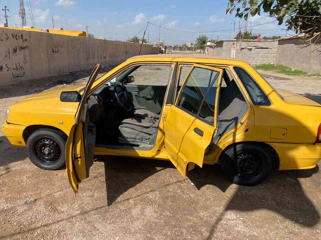 سلام عليكم سايبه لبيع مديل ١٣ بسمي سياره سنويه صاقطه ٣سنوات غرامه عليه ١٠٠ الف سعرها ب٢٠ شراي خابرني بخدمتك مكاني كربلاء خلف جامعت عميد ***********
