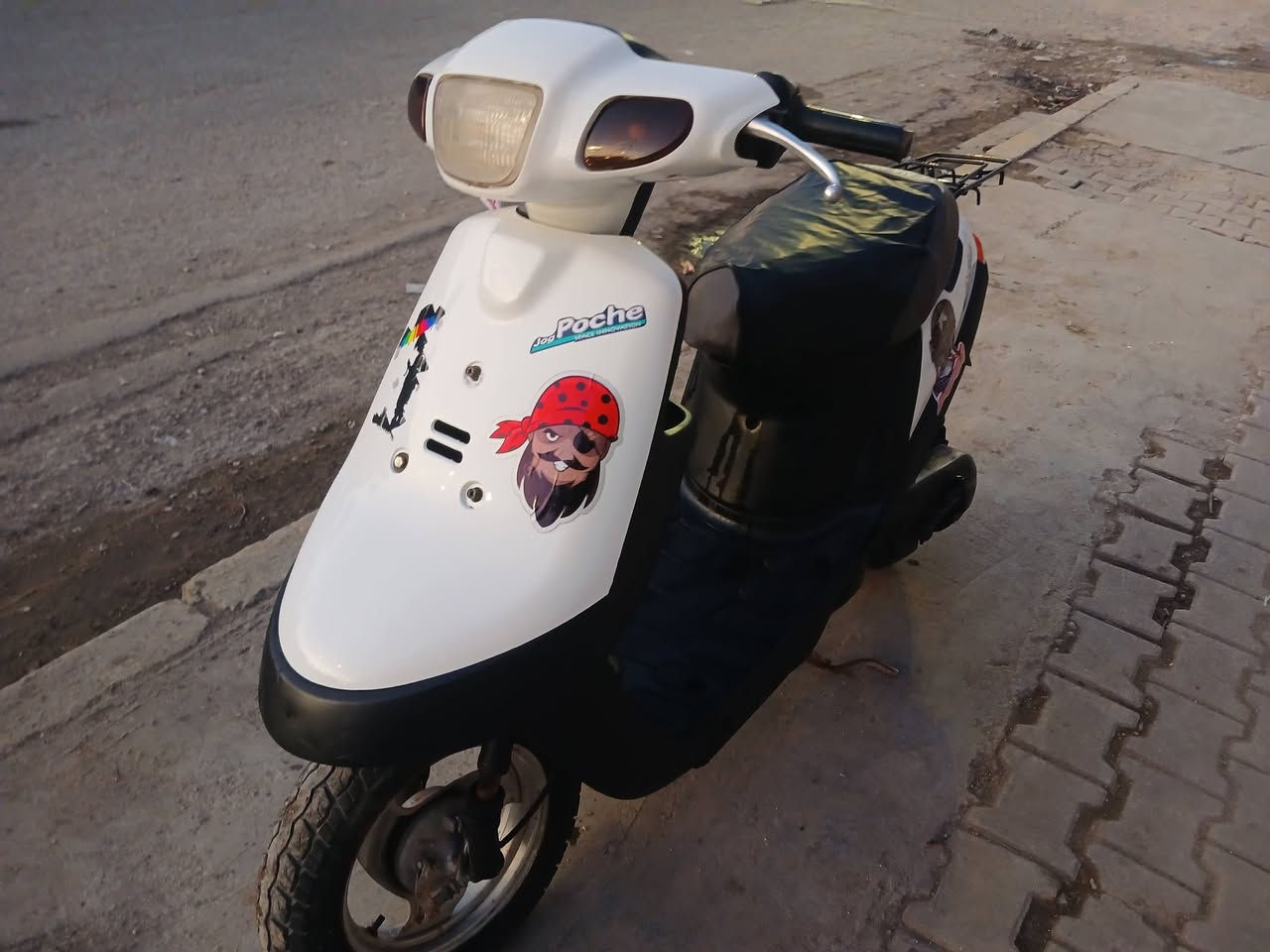 سلام عليكم بطه تك للبيع
مفتوحه مره وحده تجفيت اصلي حراري 
حلوه ناعمه 
شاصي مكفول 
كهربايات شغاله 
سعر ٢٥٠ 
مكاني مقابل مستشفى العباس الهلي 
***********
