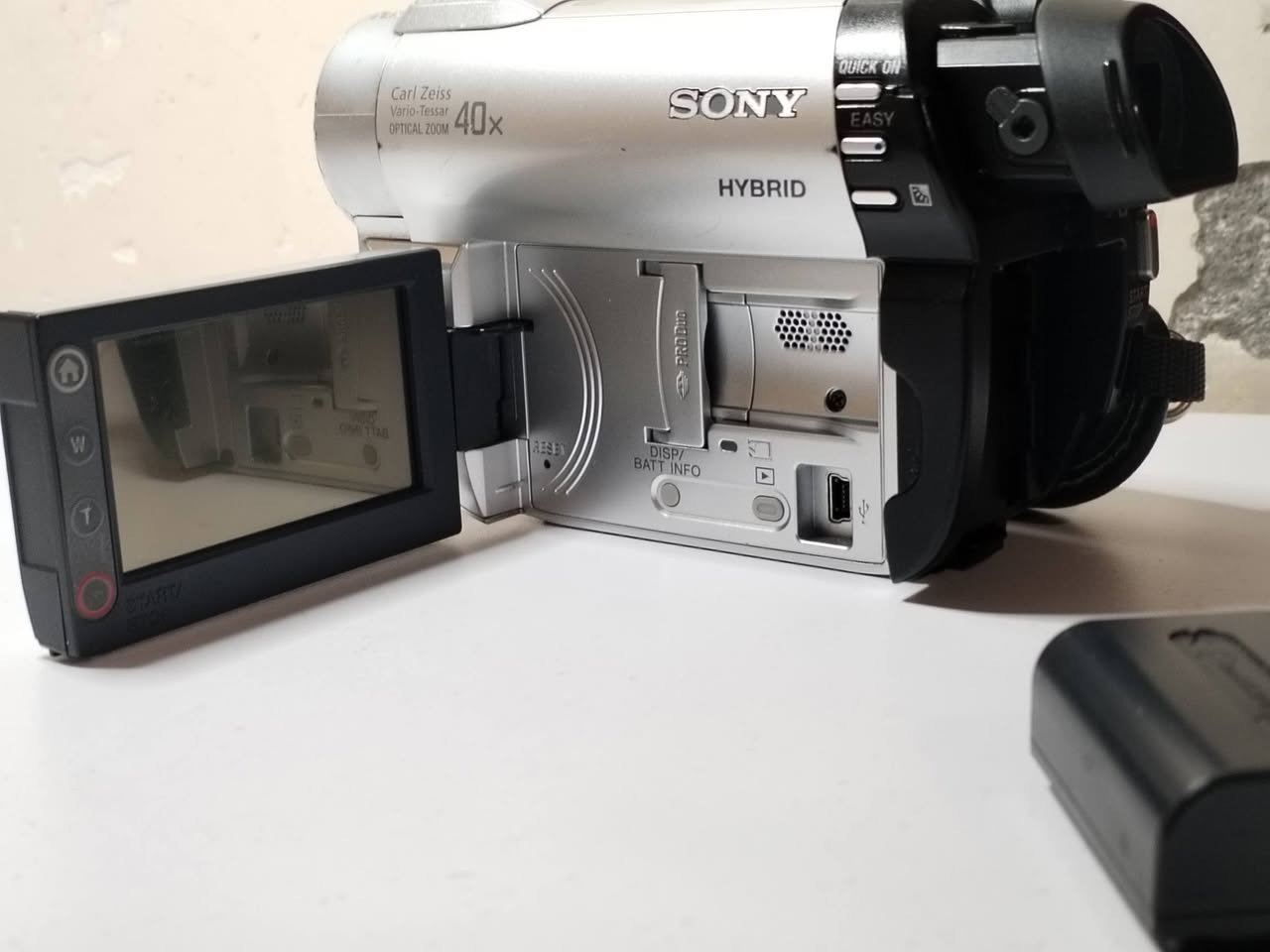 Sony Handycam DCR-DVD610
كامره سوني بل كارتون مع الكتلوك
شاشه لمس 2.7 بوصه
تصور فيديو ب قرص dvd بس ماعندي
ورام ٢ كيكا سوني اصلي
الزوم 40x
مع كامل الغراض والشاحنه واي خلل مابيها


**إذا كنت صاحب هذا الإعلان وتريد حذفه لأي سبب، رجاءا أرسل رسالة إلى الدعم الفني**