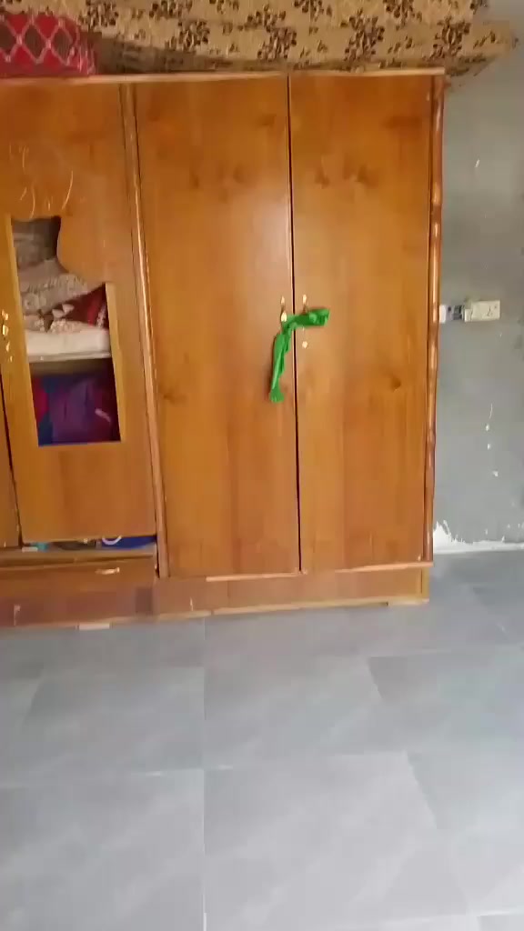 السلام عليكم شباب كناتير واحد كلاري والثاني عادي صاج للبيع الاتصال على الرقم التالي ***********ديالى قضاء المقدادية الهارونية
