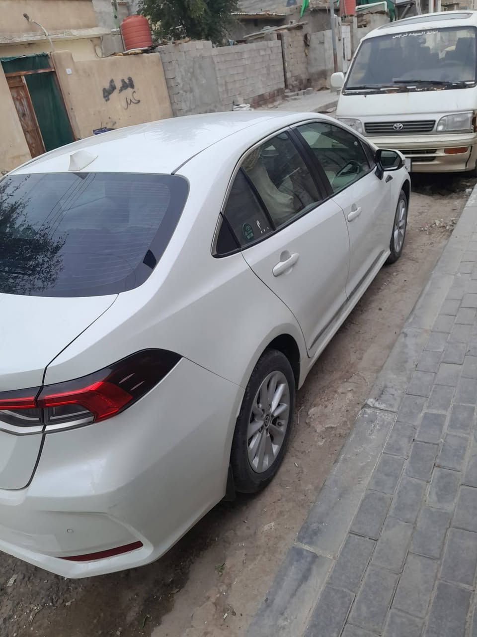 السلام عليكم كورله خليجي ساز موديل 21فول مواصفات عده لفتحه
تبريد قطعتيني سياره اقصاد استقاطع مباشر اقل سنه صير حره كفاله عامه بيها مكانين بارد رقم بصره 
السعر 155
رقم تليفون ***********
