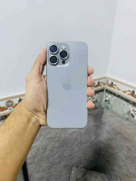 ايفون ١٥ برو ماكس 
ذاكرة ٢٥٦ 

بطارية ٩٠ 

عدد دورات الشحن ٧٣٥

الجهاز دبل خط 

مكاني نجف 

السعر ١١٠٠
***********
