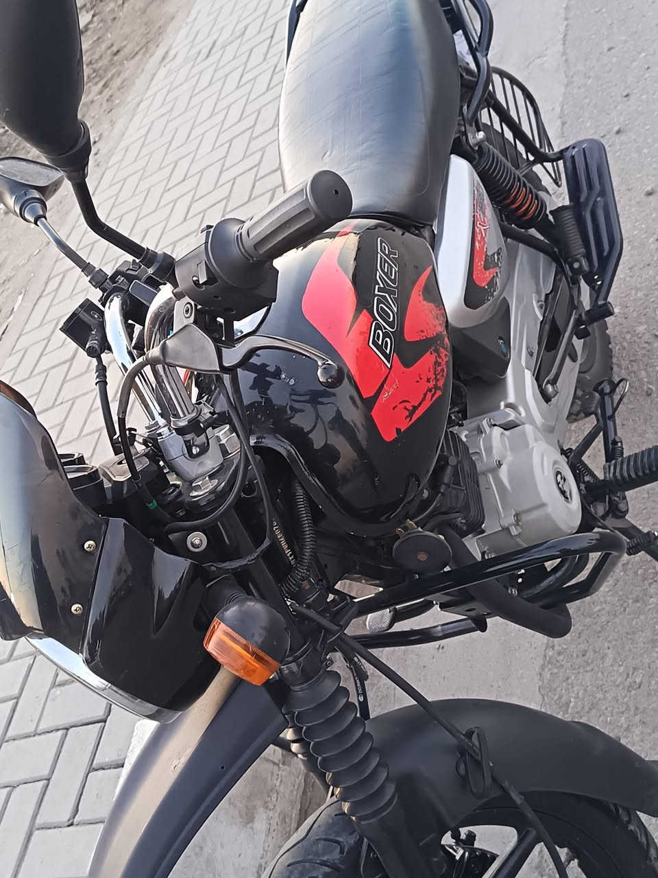 بوكسر 23 شهر 11 نضافه كدام عينك دراجه اخت زيرو رقم بغداد لوحتين انكليزي ليوم مستلمهن ضامهن / بارحه داخله هزه كبل احولك / مكانه بغداد مدينه صدر قطاع 30 / سعرها 2450 بيها مجال قليل / واتساب فقط ***********
