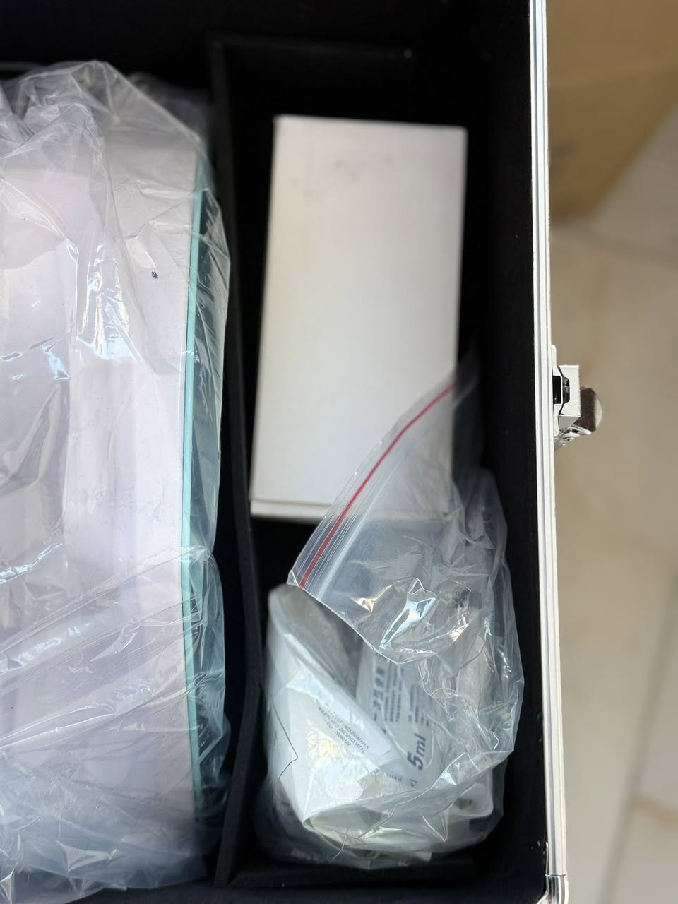 سلام عليكم جهاز لمراكز التجميل يستخدم لحقن المواد المغذية (مثل حمض الهيالورونيك والكولاجين والبلازما) في الجلد بدقة.
يضمن عمق حقن دقيق وموحد للكميات. للاتصال *********** متوفر واتساب
