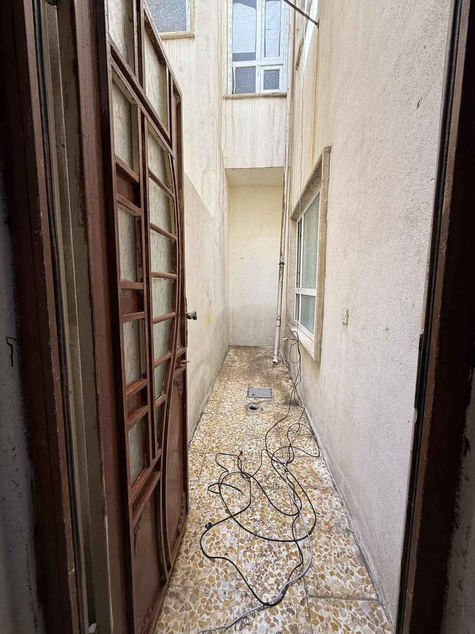 للايجار للايجار 🏠بيت للايجار  🛑مساحه 130 متر🛑 غرفتين + هول + مطبخ   🌏 موقع البيت في حي الميثاق قرب متوسطة مكه 🔴استفسار  📞 آسيا ***********  كورك  📞      ***********
