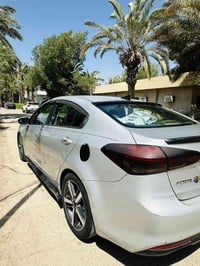 كيا فورتي ٢٠١٧ وارد امريكي بدون حادث فول مواصفات عدا الفتحه بصمه تشغيل...