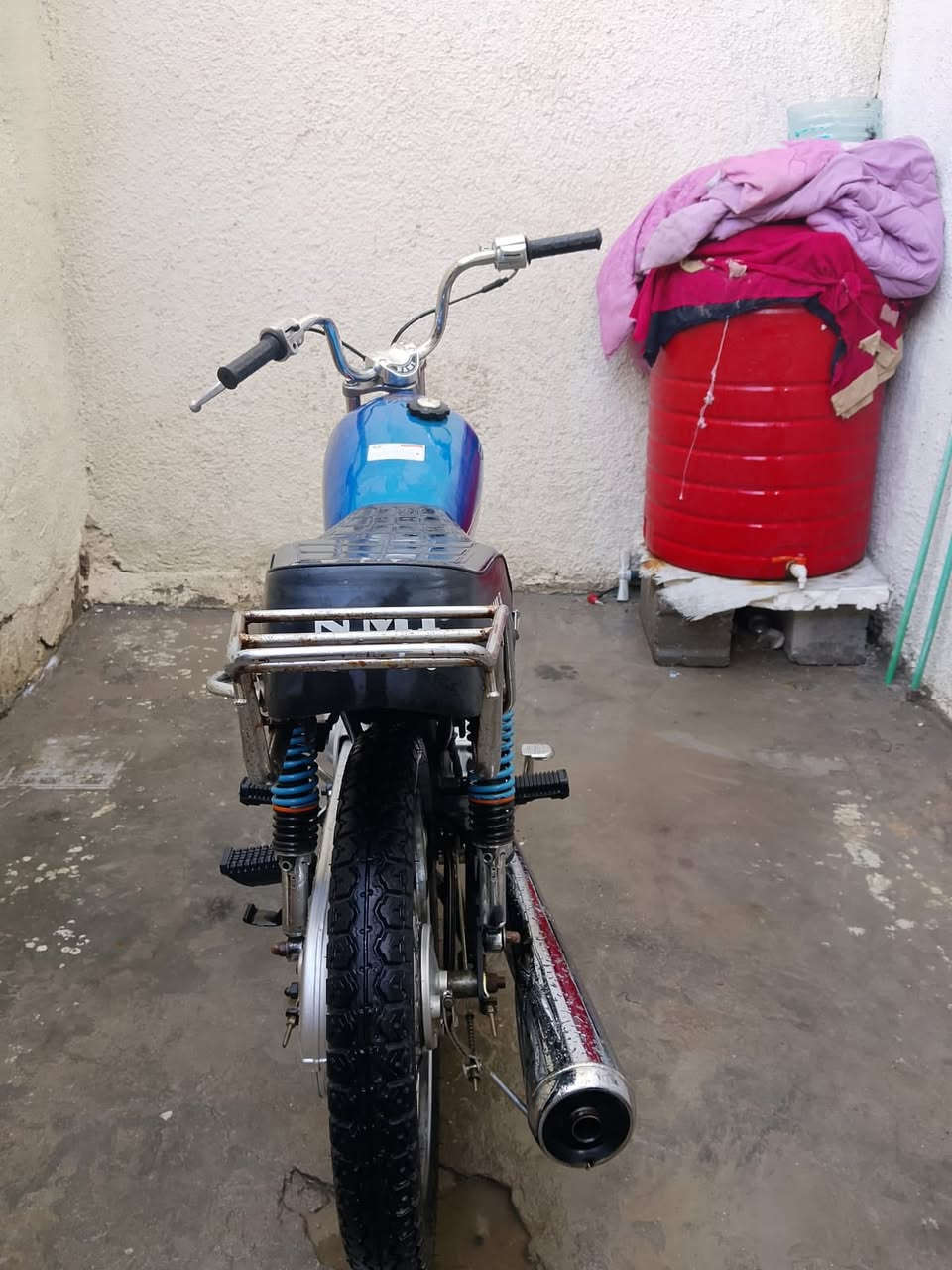 السلام عليكم دراجه للبيع اوراق اصولي بسمي تحويل ثاني يوم مديل ١٩ دراجه جانت مضمومه المكينه ما مفتوحه السعر ٩٥٠ وباقي التفاصيل خاص مكاني براضعيه لتوصل *********** واتساب فقط
