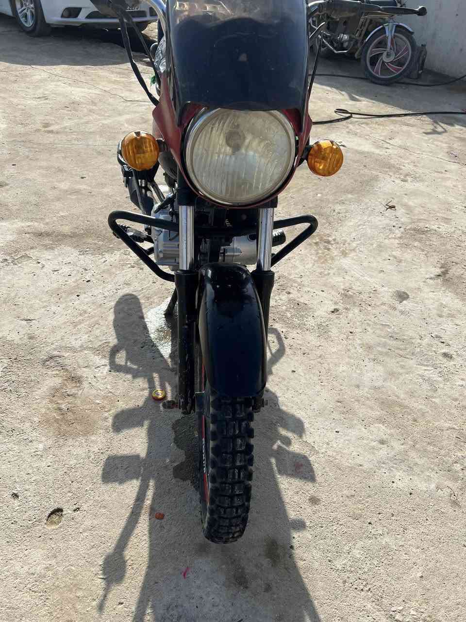 دراجه للبيع بوكسر كلاسك 2021اوراق اصولي بيها خيط تبخير صوتها ناعم المكان المكان الرفاعي ناضم رقم 4 السعر 750للاتصال ***********
