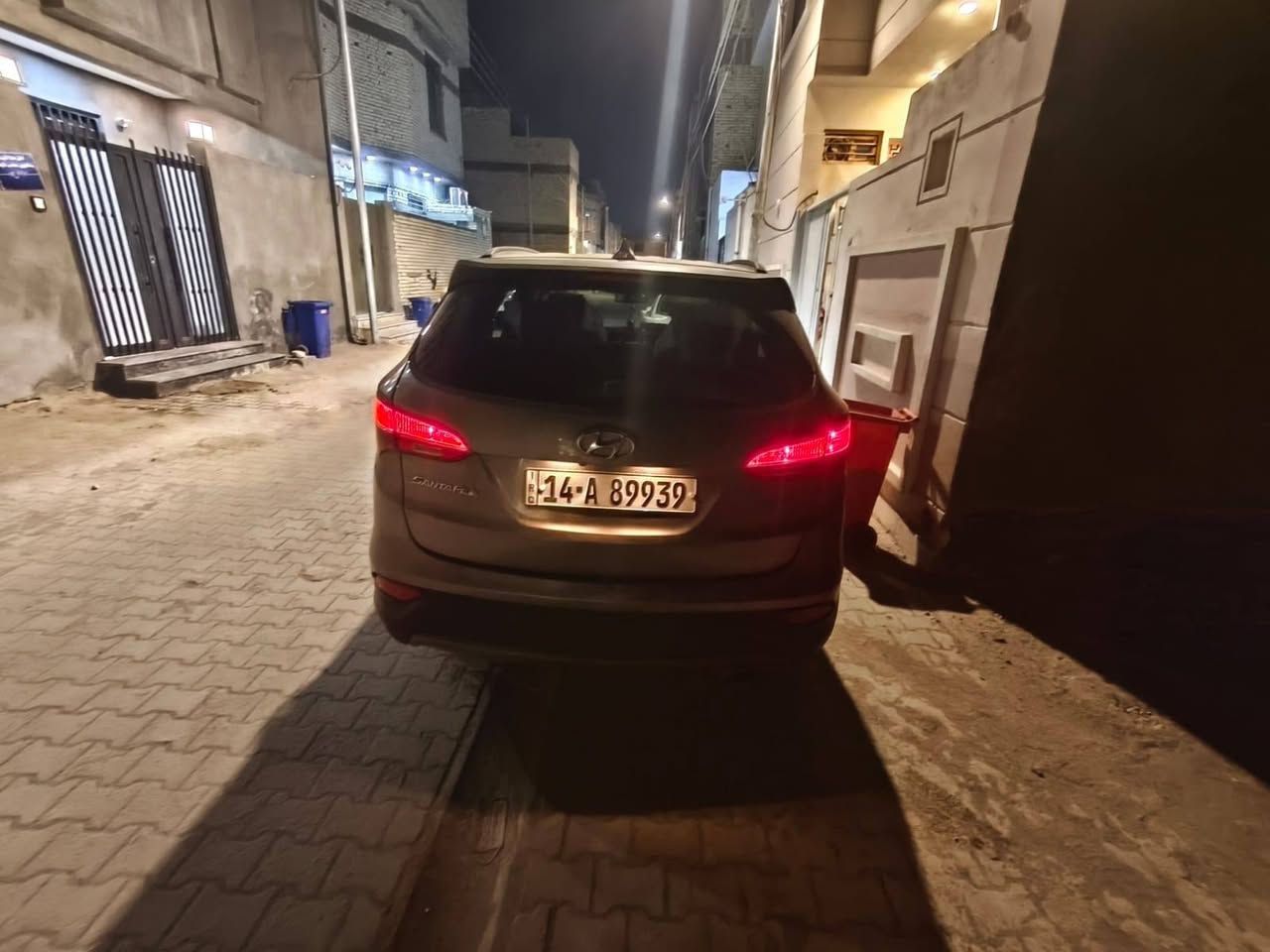 هونداي سنتافي موديل 2014 وارد امريكي اربعه سلندر 2400gdi تخم تاير جديد حداديه جديده مكينه كير تبريد خير من الله كهربائيات كلها شغاله ونعمه من الله رقم بصره جديد سنويتها تنتهي بشهر الواحد 2026 وبيها بعد هواي مواصفات معروفه
ملاحظه / السياره مبدل بنيد وجاملغ ايمن فقط لاغير وبيها رشات صبغ عن الجراد 
راعيها موجود 
هاتف ***********
