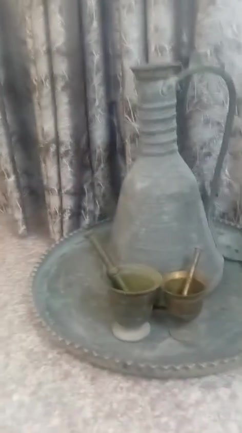 السلام عليكم للبيع جدر و ٢ هاونت و صينيه و مسخنه العنوان بغداد رقم ***********

