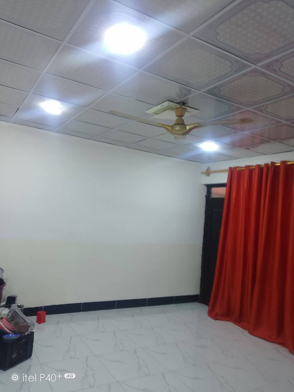 بيت للبيع طابوزراعي الحويجة 
250 متر قاطين 
ربعه وهول ومطبخ وغرفتين نوم وصحيات
والقاط الثاني غرفة وبيتونه 
البيت ركن على شارعين الحي العسكري ورا مول الرمضان 50متر وره البزل
البيت نظام دكتات تبريد مركزي  حديث فول سيراميك 
بس تكعد بناء جديد 
السعر 70 مليون وبيه مجال قليل للأستفسار اتصل ***********
