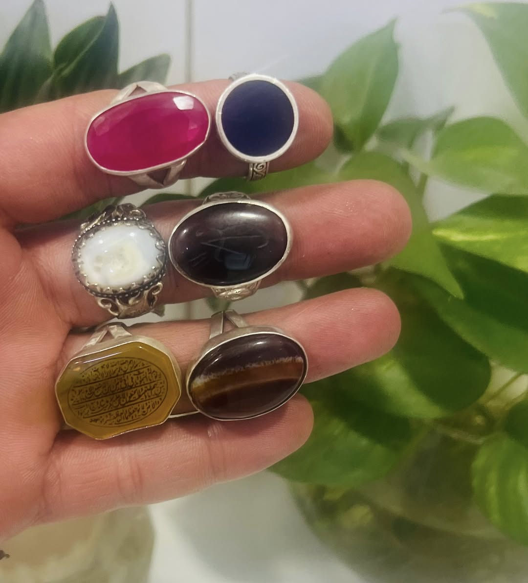 السلام عليكم اخوتي شلع 6 محابس مثل. ما واضح أمامكم شلع يرحن ب150 قفل وبالعافيه على صاحب النصيب يتوفر توصيل عند لاتفاق العنوان البصره لاتصال هـ*********** ما متواجد على النت
