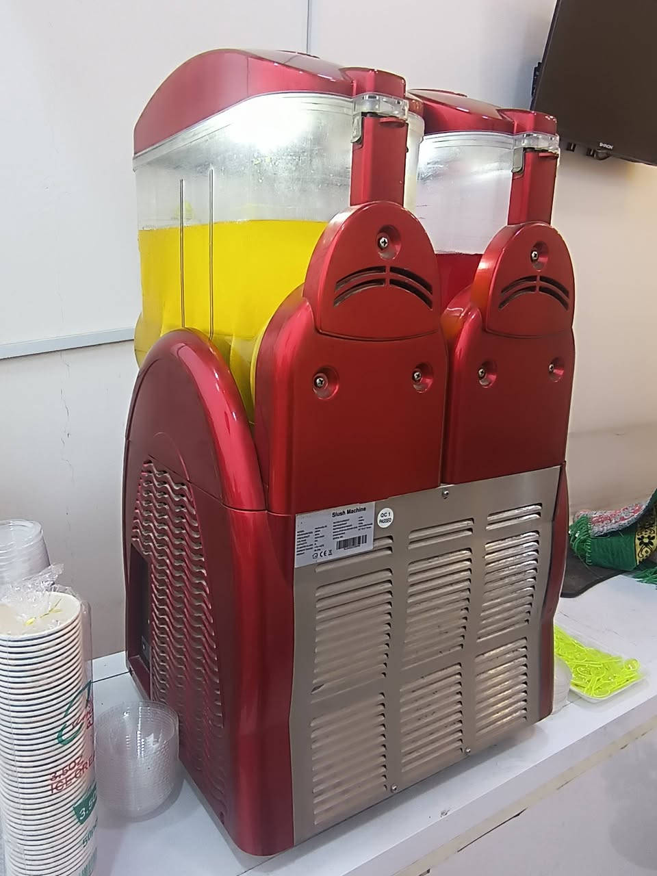 للبيع
مكينة أيس اكريم 
مكينة أزبري 
جهاز كريب 
جهاز وافل 
ماكينة اسبريسو

للأستفسار  ***********
