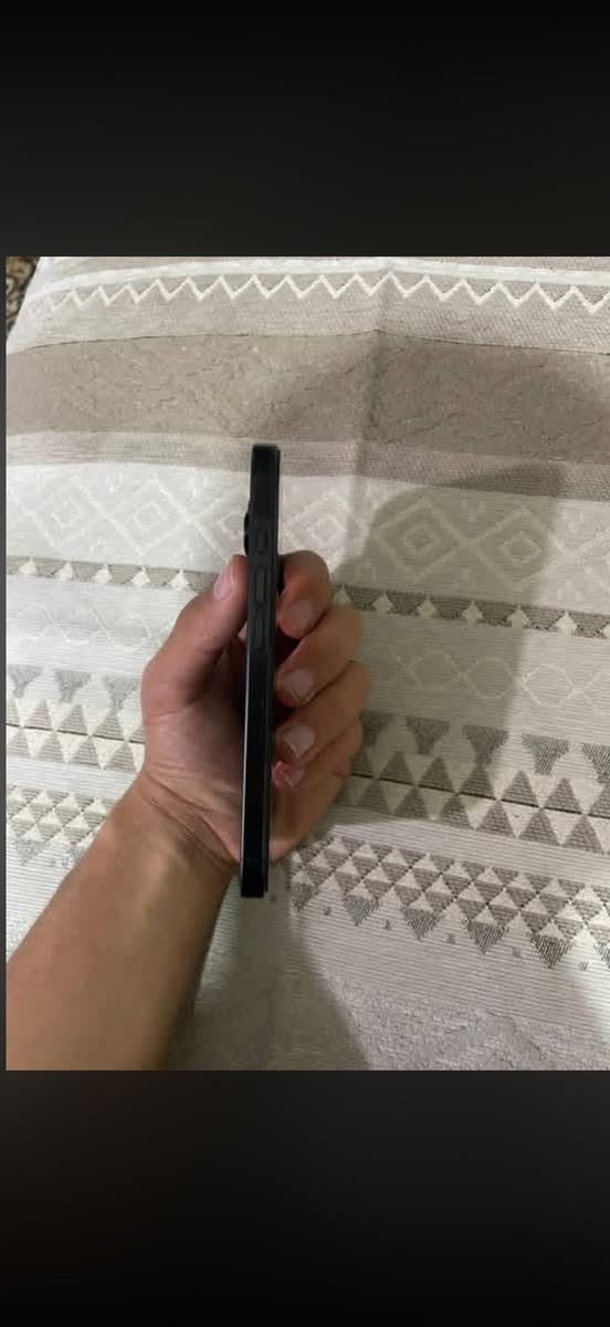 سلام عليكم ايفون ١٦ برو فقط حجم صغير ذاكره ٢٥٦ بطاريه ٩٩ الجهاز ما مفتوح ابد ومكفول من كلشي فقط مفتوح تخطي يعني ما يصير بي سيم كارت فقط الباقي كله شغال جهاز كلش حلو ونضيف وبي شويه شخوط بل شاشه بس ما مثر ولا يبين  جهاز بدون ملحقات السعر ٦٧٥ وبي مجال مكاني كربلاء حسينيه جريه مركز الطف رقم  ***********
