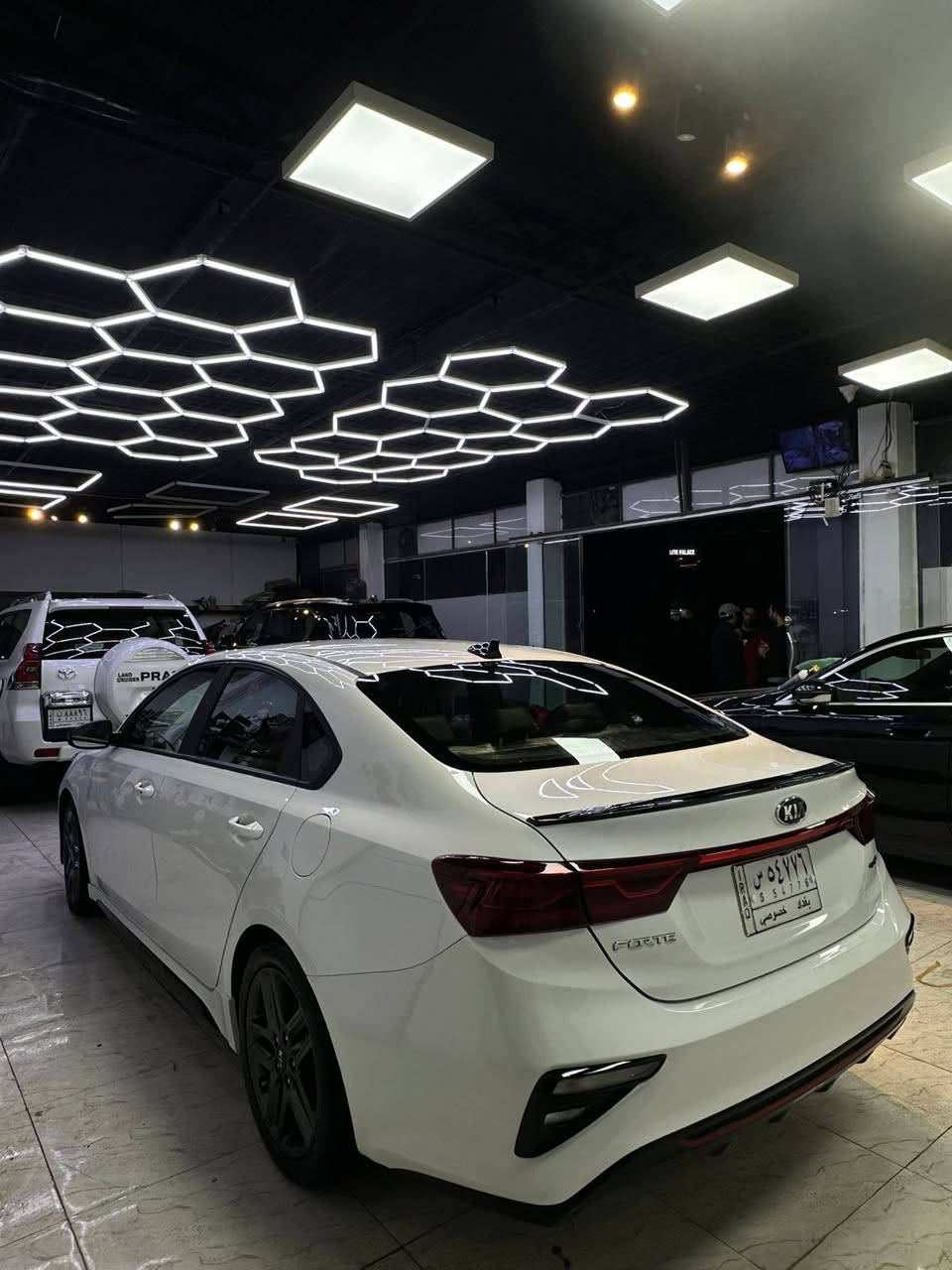 سياره كي فورتي مديل21 جي تي لاين  محرك2000 دوش  وارد امريكي ماشيه 34 السياره  جديده برغي ما مفتوح بيه فول موصفات بصمه حساسات كامره دواره رادارات بصمت ابواب نظام ترحيب اوضاع قياده تثبيت سرعه لدات امامي وخلفي سبايدر لحيه ابلادي رقم بغداد معوقين بعد 7 اشهر وتصير حره بيه بنيد امبدل وبارد بل جاملغ( السعر 138)
***********
***********
