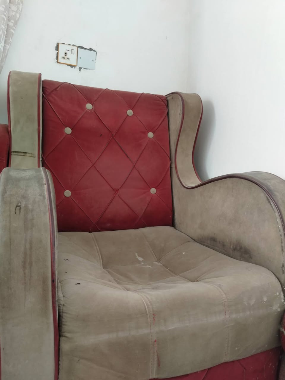 السلام عليكم قنفات للبيع قنفات العدد سته خمسه كاملات والسادسه مكسوره شويه القنفات ما بيهن شي مكفولات من كل شي بس عوزهن دوشمه وكل شيء ما بيهن السعر50 الف وبيهن مجال الكم اقسم بالله ماخذهن ب150 الف بعد علق واطبلك خاص


**إذا كنت صاحب هذا الإعلان وتريد حذفه لأي سبب، رجاءا أرسل رسالة إلى الدعم الفني**