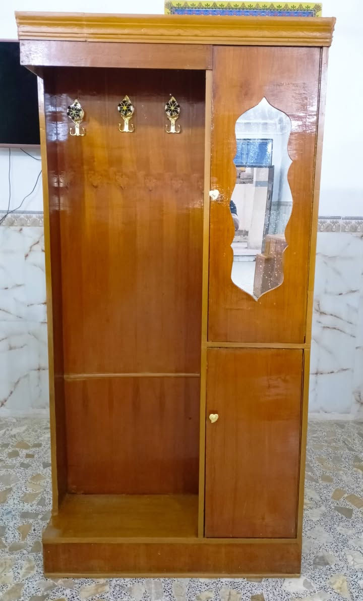 مكان نجف / ***********
غرفه صاج عراقي ام 6 باب طابقين نضيفه تزكام داخل وخارج صاج سعر 400 بيه مكال
