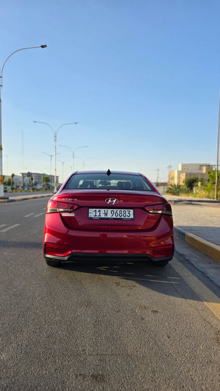 🔴🔴اكسنت 2018 شكل ال19 وارد امريكي 🔴🔴
كير مكينه كفاله✅️
ماشيه 125🙂🚗
 نظام سبورت بيها🚀
مانع انزلاق
سياره فول 1 على 1 ليمتد 😎
بصمه تشغل وبصمه ابواب
فتحه سقف سلايد
اشاير بالمري
تحكم ستيرن
تدفئه كشنات 🔥
تبريد ثلج ❄️
تخم تاير 
بدون ضربه على ضرتها مال امريكا وموجوده صورتها بالمنشور
سياره بيها رشات صبغ بسبب خدوش في بعض القطع ابيع حزام
سياره رقم بغداد انكليزي الدولي 
السنويه لل27 
سعر 100$  مكاني بالسماوه بالمركز ***********
