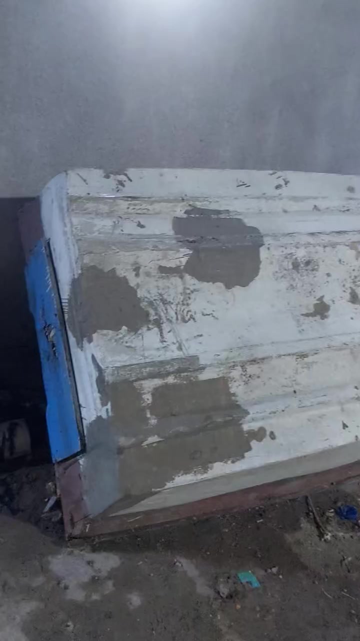 السلام عليكم للبيع زورق فايبر اكلاس كامل مع المكينه على الشغل مكاني بغداد حي اور للبيع والسعر مناسب ***********
