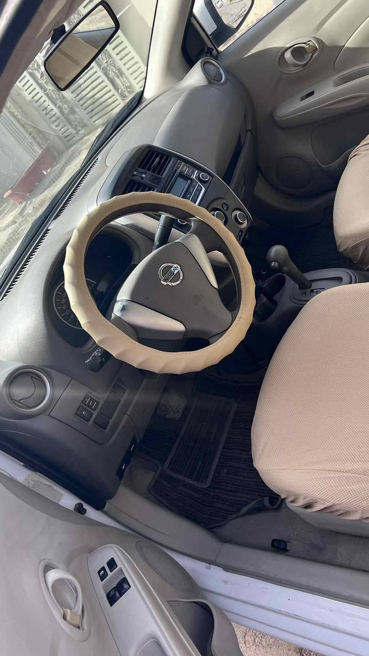 السلام عليكم سياره نيسان سني موديل 2018 قطعتين صبغ  وبي مكانين بارد شي بسيط بدون  داخل السياره مال بيت حيل نظيفه وجاهزه مابيها مصرف هزه وسنويه وارقام كله جديد السعر 96 وبي مجال بسيط للأستفسار رقم الموبايل ***********
