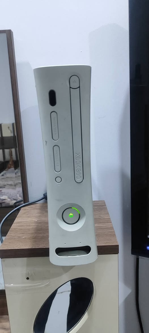 سلام عليكم اكس بوكس 360 مهكر كل الألعاب كامل ملحقاته وبشرط باب أول وايا يده عدد 2بلاديات وشرط الفحص كل عيب مابي ونضيف السعر 120وبي مجال بسيط ماكني كركوك حي النصر مو شراي لا تراسل ***********اي استفسار اتصل عل رقم
