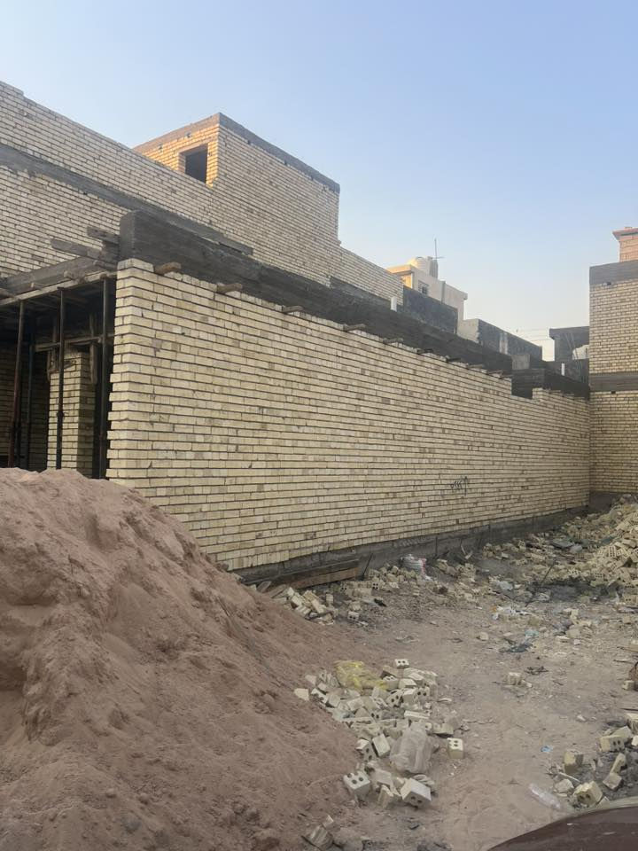 سلام عليكم هيكل طابق واحد 100مترللبيع مجمع السلطان الاول***********

