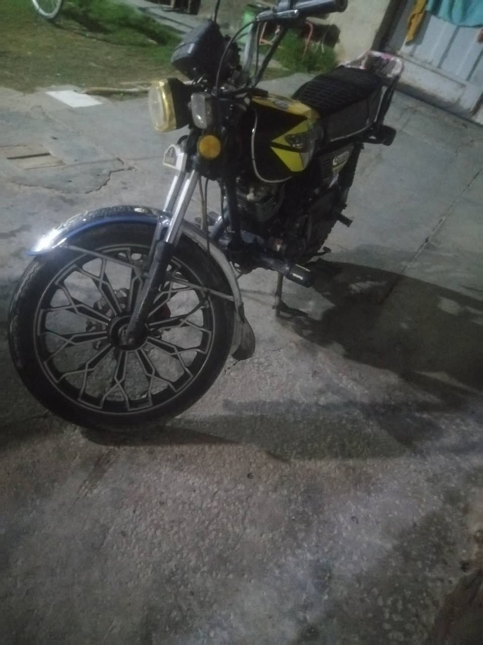 السلام عليكم دراجه سيفان موديل 24  مكفوله أوراق كامله سعر 650 مكان ديالى خان بني سعد ***********
