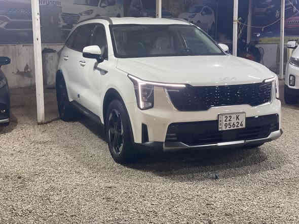 السلام عليكم
السياره بحاله وكاله 
تعتبر زيرو ماشيه ٨ 
 كيا سورنتو 2025
خليجي مكفوله كفالة عامة 
رقم اربيل فول موصفات عدا الفتحة
ماشيه 8الف 
مكينه 6 سلندر 
ويل 19 
كير موس 
جنطه كهرباء 
بردات خلفيه 
سياره كفالة 
مكاني الانبار الرمادي
  السعر (33) مجالها قليل 
***********
