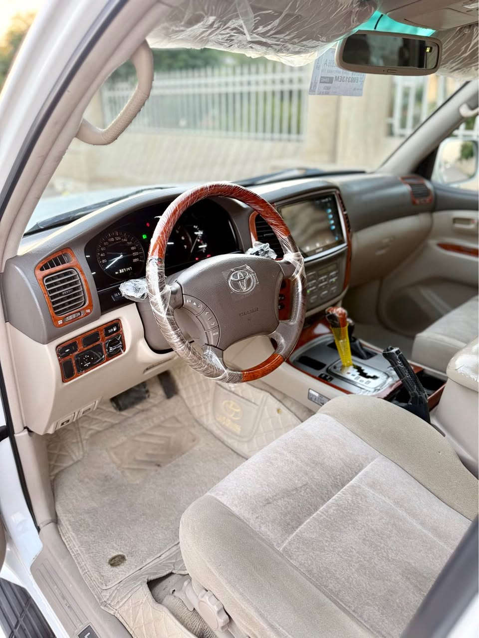 تۆیۆتا مۆنیکا مۆدێل 2006  VX.R   V8
مواسەفات لەگزیس کوشن شامۆ سلایت
سپی سەدەفی ناوزەرد تەبرید مەرکەزی 
چوار تایەی نویە سەنەوی و رەقەمی تازەیە 
مەکینەی نەکراوەتەوە زور تازە ماوەتەوە 
یەک پەلەی لە بۆنیتەکەی بۆیاخە بەبی زەربه

*********** watsap
سعر -228$ أربيل, العراق

