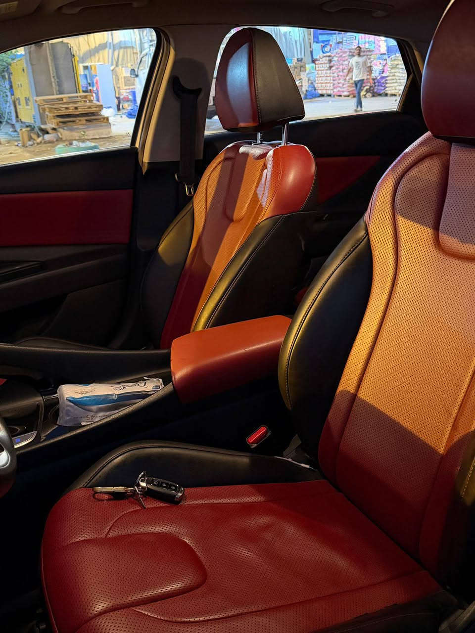 سلام عليكم شباب الانتره 24 دخول 25 داخل احمر فول موصفات السياره مكفوله ماشيه 39 السعر 136 سياره على وضع الشركه الرقم ***********
