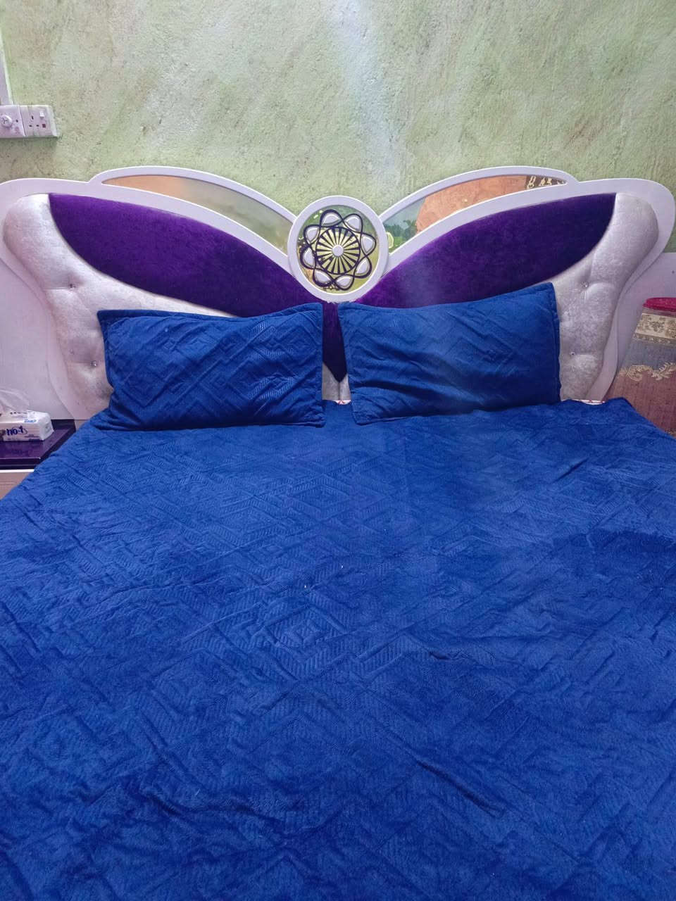 غرفه للبيع السعر 500 المكان بحي الاصدقاء(***********
