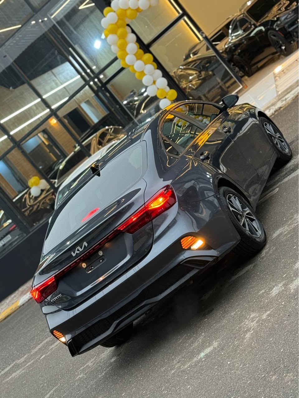 🚗 للبيع: كيا فورتي LXS موديل 2024
📍 مكان السيارة :  موصل مدينه المعارض الجديده 
معرض الركن الذهبي 
موقع المعرض 

https://maps.google.com/?q=36.342819,43.198521

📞 للتواصل: واتس اب    ***********
                                              *********** 
🛠️ المحرك: 4 سلندر 2000 دوش المرغوب
السعر بلاااااااش💥🔥😳 137$🔥
⚙️ المواصفات:

• شاشة كبيرة وكاميرا
• CarPlay و android
• تحكمات ستيرن
• أوتو ستوب
• قيادة ذاتية
• تحديد سرعة وتحديد مسار
• رادارات أمامية وجانبية وخلفية
• مثبت سرعة
• مانع انزلاق
• 3 انضمة قيادة

⚠️ أضرار السيارة:
بجم كبس ✅
• قطعتين صبغ 
بدوووووون قطره دواخل ✅✅
• ايربك برده فقط

📌 تفاصيل إضافية:
• السيارة دخول جديد بدون رقم
• تترقم رقم شمالي (دهوك - أربيل - السليمانية)
• لون السيارة نفطي 🩶
• الكير والمحرك بحالة ممتازة – شرط الفحص
• صدر وخلف "بلادي"
• الرادار وحجر البيئة والكزوز  كلها أصلية
• السيارة بحالة ممتازة وبدون مصاريف
السعر 137$🔥 موصل, نينوى
