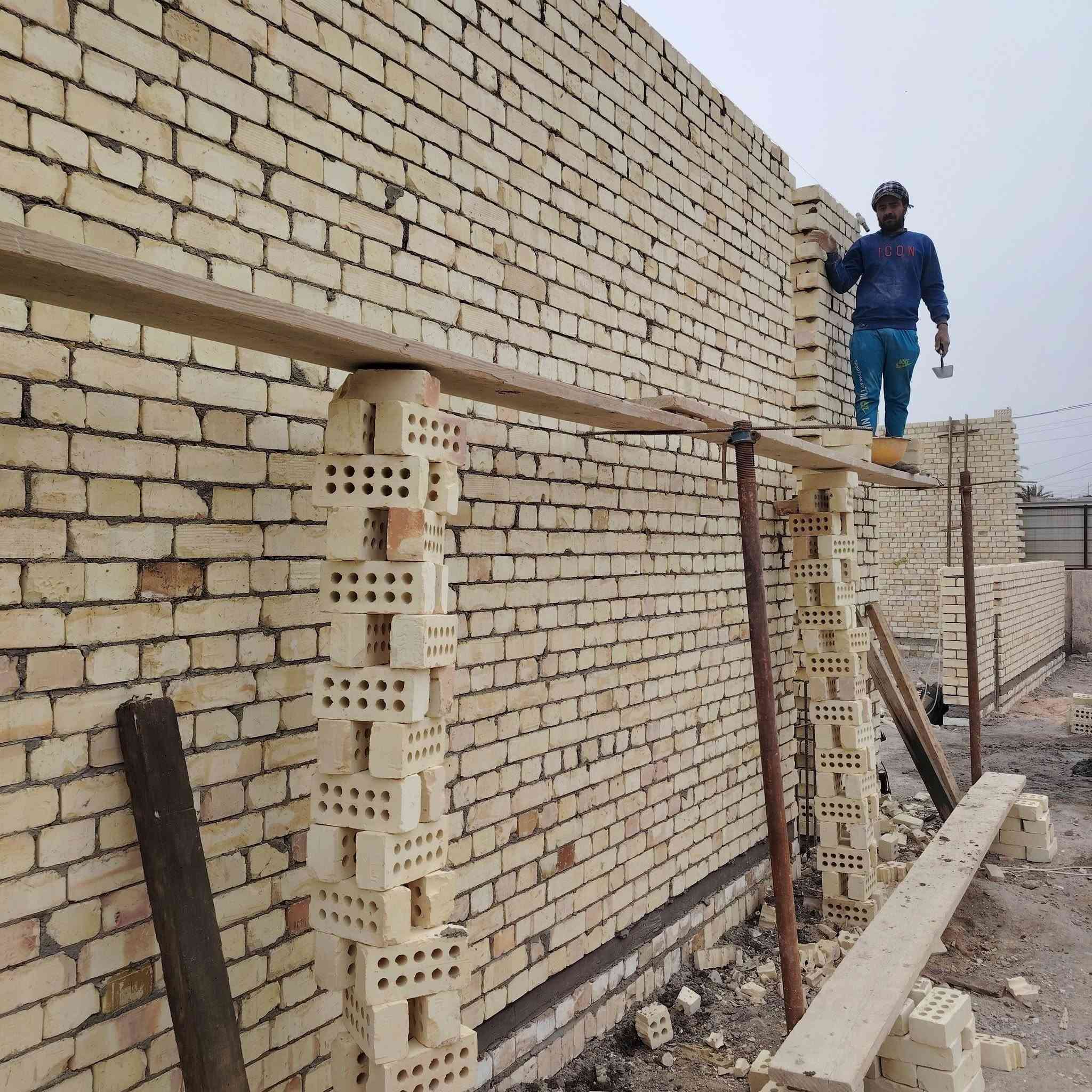 السلام عليكم خلف ابناء شغل درجه اولى تسليم مهندس والتزام بالموعد *********** ٪***********

