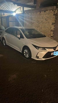 عندي كورلا  موديل 2020 ساز مكفوله اريد كورلا احدث مراوس مع الفرق 07733...