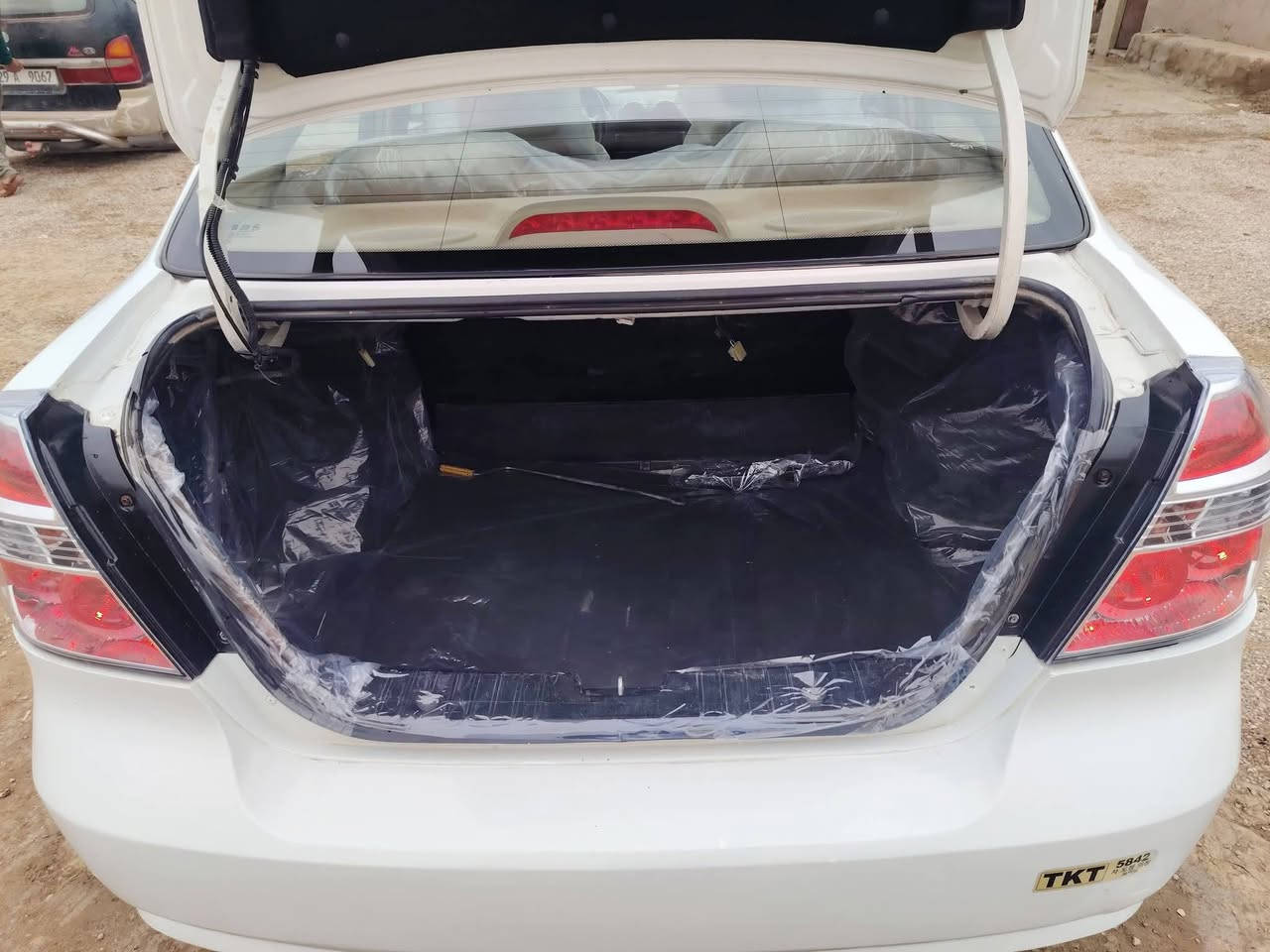 السلام عليكم سياره افيو موديل 2011 رقم ذي قار مشروع وطني سنويه 2028 بيه رشات صبغ سياره جاهزه عله اخير حبايه العنوان واسط
رقم الهاتف ***********
