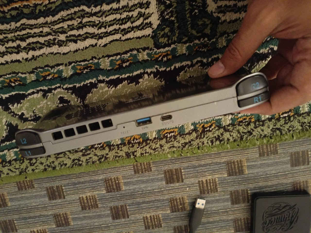 جهاز امبرنك نظام وندوز 11 ويصير عليه نظام ستيم rg win600 ذاكرة 128جيجا ويتخلالة رام مكاني البصرة توصيل لايوجد للتواصل *********** السعر 175 الف
