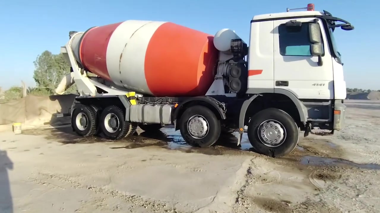البيع خباطه ٢٠١١ اصل الكدر ١٠متر سياره قماره بلديه ما بيه صبغ مجموعه جيف ما متوجد خاص رقم ***********
