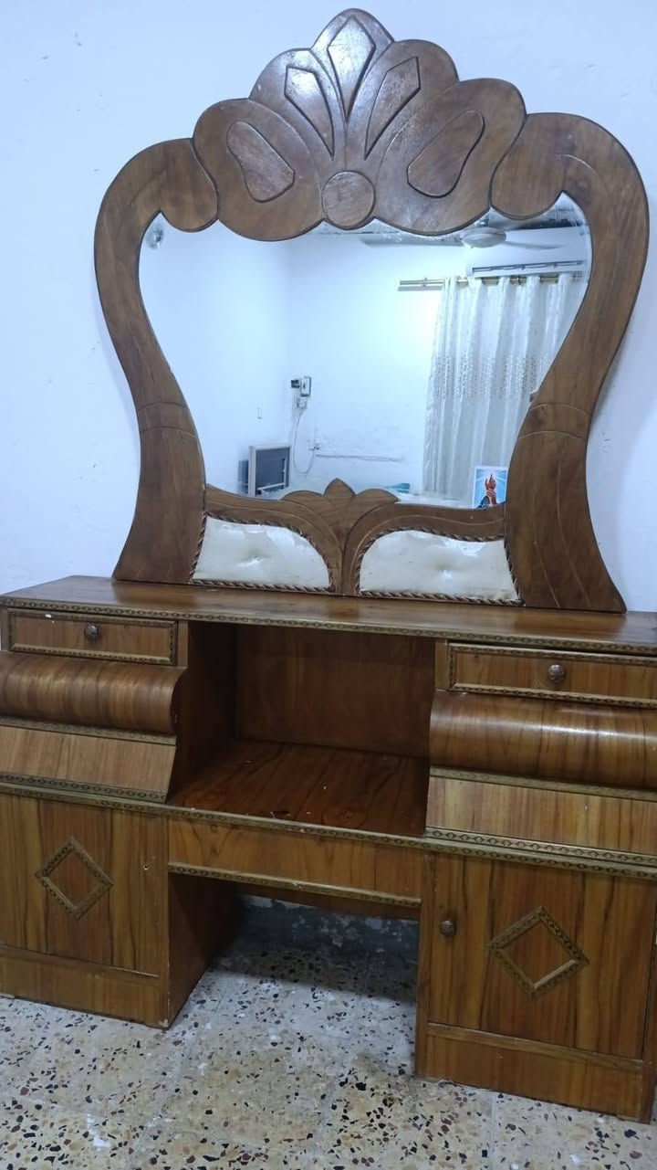 كنتور ابو 6ابواب وميز مرايا كلش نضاف اخو الجدد ب250 بي مجال قليل


**إذا كنت صاحب هذا الإعلان وتريد حذفه لأي سبب، رجاءا أرسل رسالة إلى الدعم الفني**