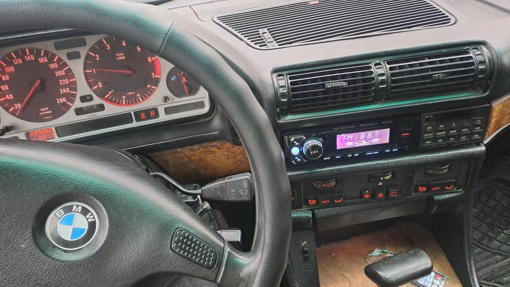 بسم اللە ماشاءاللە 
BMW 730  6K A قامیشی
مۆدێل  1991،،،،  ئۆتۆماتیک 
 مەکینە 30شەش پستۆن 
ئـــاڕم پــلاســتیــک
سلاید ، تحدید سرحە ، جام و ئاوێنە کارەبایی،  ویل مشەبەک ، 
لایت بیلادی   km 299,000
پاوەر و abs  تەبرید ساردو گەرم و لەمس و تەحەکم 
***********ژ.م 

گێڕو  مەکینە  و ئەکسل بەشەرتی فیتەر سەوتی لە کەپسی نەرم ترو خۆشترە
کارەبایاتی بەشەرت 
ئاڕم  و ئەوەلیات  بەشەرت
دەعم و لێدراوی نیە بڕاوەو وەرگەڕاو موس  بەشەرتی فەحس و سۆنەر  
دەعامی لۆ دەعامی وەک بیلاد مایتەوە دەمار لۆ دەمار 
نرخی 33 و مەجالەکی کەم كويسينجاك, أربيل
