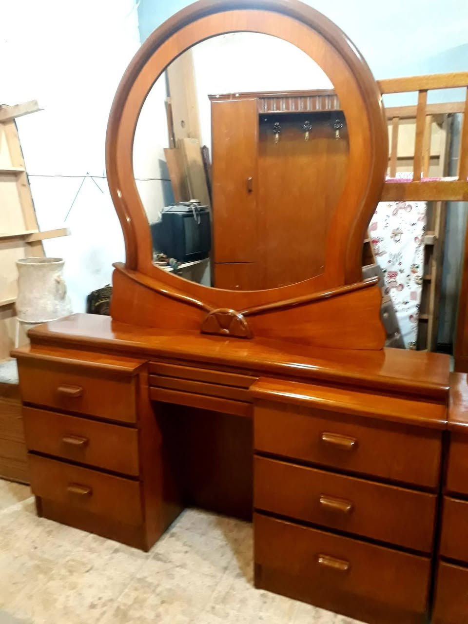 السلام عليكم ورحمة الله وبركاته 🥀معرض ماشاء الله غرفة نوم صاج ست أبواب شغل ثقيل 🌹العنوان حي🇵🇸 فلسطين للاستفسار الاتصال على *********** 💐
