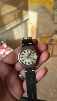 روتري سويسري • قطر ٣٧مم • التاج يطلع