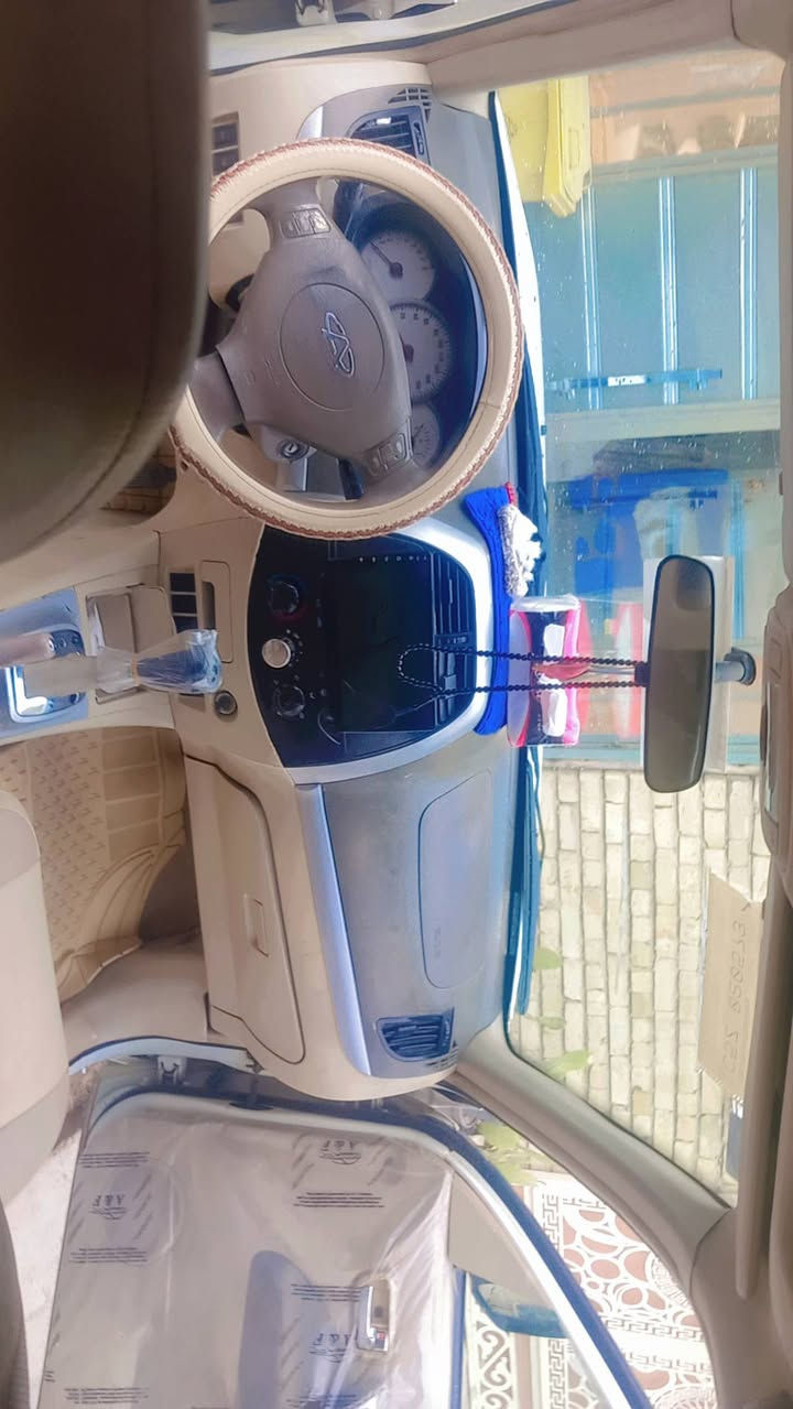 من رخصة مدير الكروب 
تيكو موديل 2011  محرك والكير بلادي محرك 2000 والكير ميكانيكي والتبريد مكفولة دواخل كلش نظيفات تخم اطارات بطارية جديدة السياره جاهزه صدر أمامي وخلفي نظيف جدا وكهربائيات بلادية والسيارة رقم انكليزي جديد والسنوية باسمي يعني تحويل مباشر السعر 58 ورقة وبيه مجال بسيط عنوان بغداد الرصافة حي اور رقمي ***********
