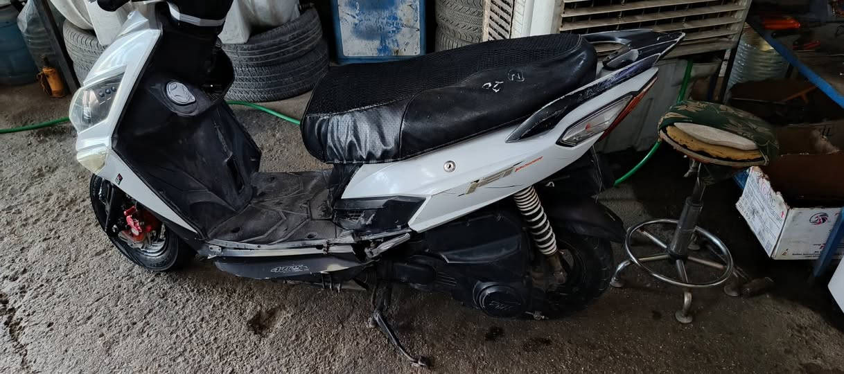 سلام عليكم دراجه سيام كوري نوزل مو كابريتر سلف كهربايات كلها شغالة للبيع السعر 650وبيها مجال مكاني بغداد الدورة رقمي ***********
