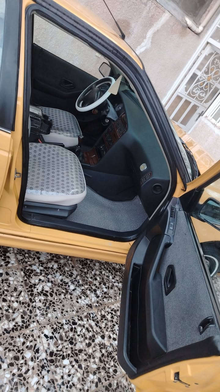 السلام عليكم بيجو بأرص 2015 رقم بغداد غرامات صافيه حداديه كير مكينه  مكفول ضربه مابيها خياس مابيها تخم تأير بيها تبريد وكهرباء كلها شغاله جديده ماشيه 160 حقيقي
ستفسار***********
سعر 57وبيهه مجال
العنوان جسر ديالى الكرغولية سايد الواحد
