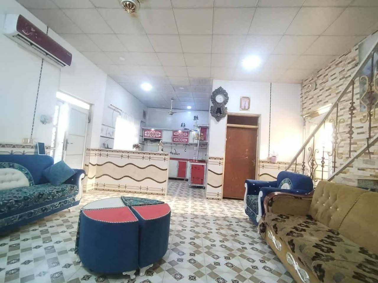 #يتوفر بيت للبيع طابو زراعي
الموقع شارع النفوس القديمه 
المساحه ١٥٠ متر 
بيت طابقين الطابق الأرضي بي صاله ومطبخ مفتوح ع صاله واستقبال وحمامات خارجية وداخلية ومنوره
الطابق الثاني 3 غرف ومرر بينهن وحمامات وسطح
للتواصل ‏‪0783 627 3260‬‏
