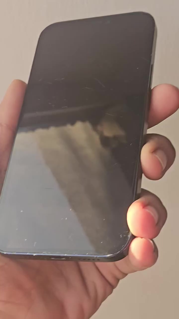 IPHONE 12 || 64 G
الجهاز شاشته بيها شخوط وضهره هم موضحات بالفيديو 
الجهاز مكفول من العطل والتصليح مابي اي خلل
للبيع بسعر 250 قفل اخوان و يرهم مراوس 
مكاني شارع فلسطين 
واتساب 
***********
