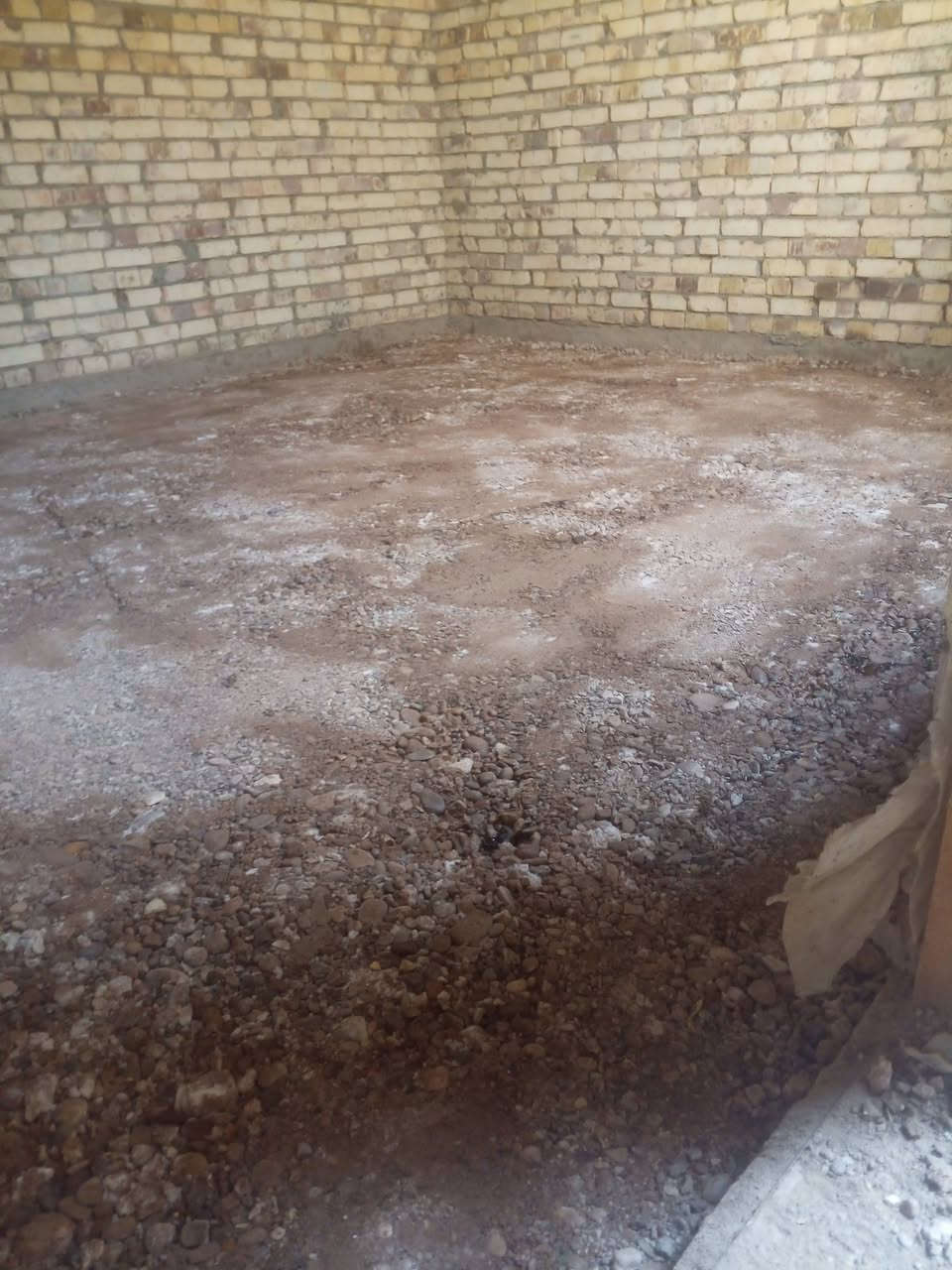 يوجد عمال لكافة الأعمال الشاقة تصعيد مواد عالضهر +فرش سبيس وحدل +صب ارضيات  +تصعيد تراب تنضيف بيوت من جص وأنقاض+تكشير تفليش تشميع بتلو  +غسل بيوت ونقل غراض بيتً تشميع شغلي درجة اولى رقمي بأنسب الاسعار ***********4
